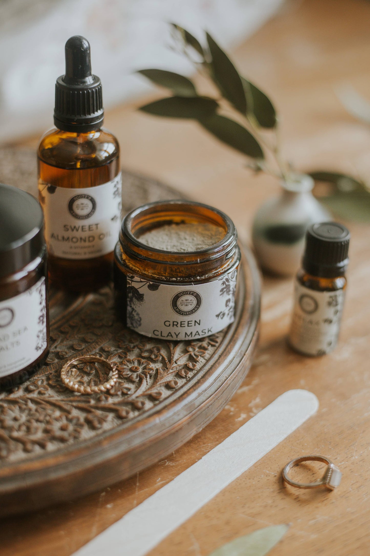 Scott's Apothecary - Make your own Body scrub, Face Mask and Body oil