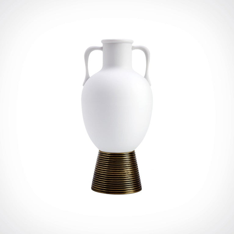 Ceramic Incense Holder: elegant design for tranquility and clean surfaces.