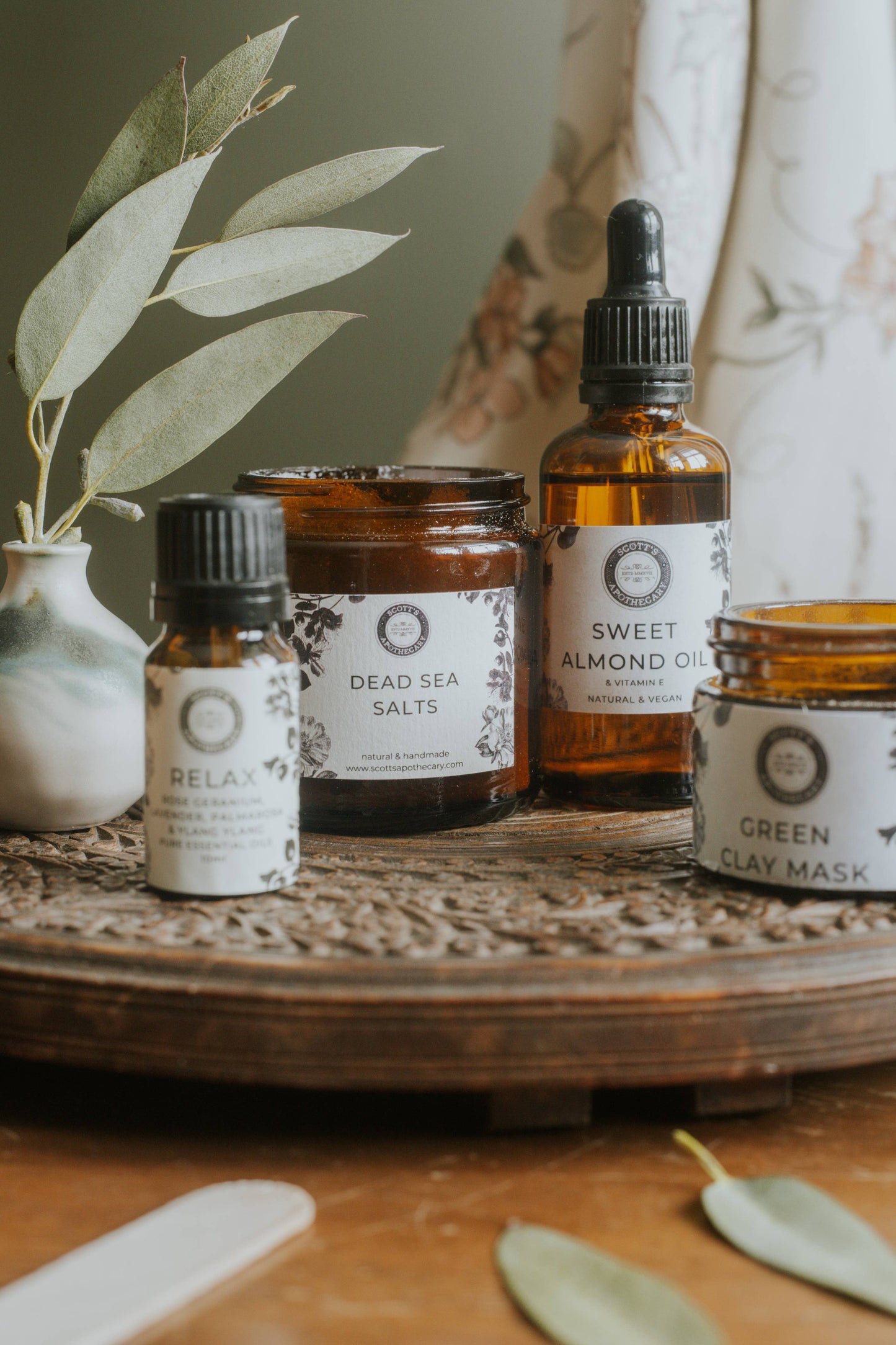 Scott's Apothecary - Make your own Body scrub, Face Mask and Body oil