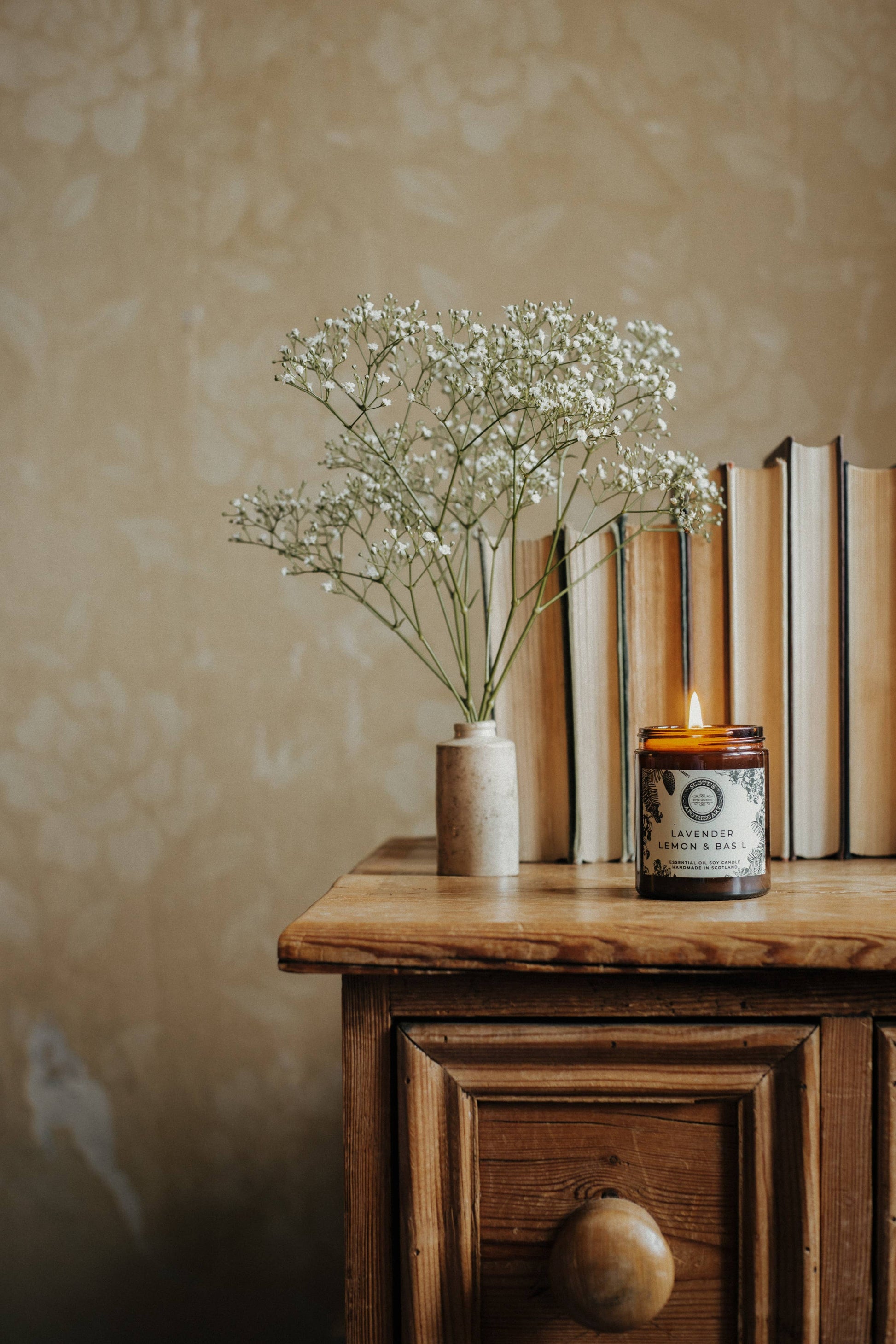 Scott's Apothecary Lavender, Basil & Lemon candle with pure essential oils to help promote healthy sleep.