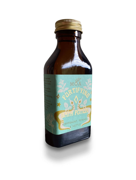Fortifying Bath Potion with peppermint and fennel to relieve aching muscles.